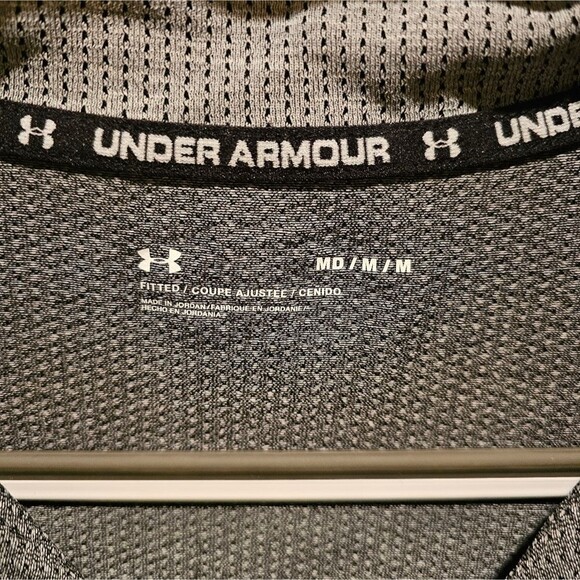 Under Armour Men's Seamless 1/2 Zip. Grey/Black Size M. Excellent Condition - Picture 6 of 6